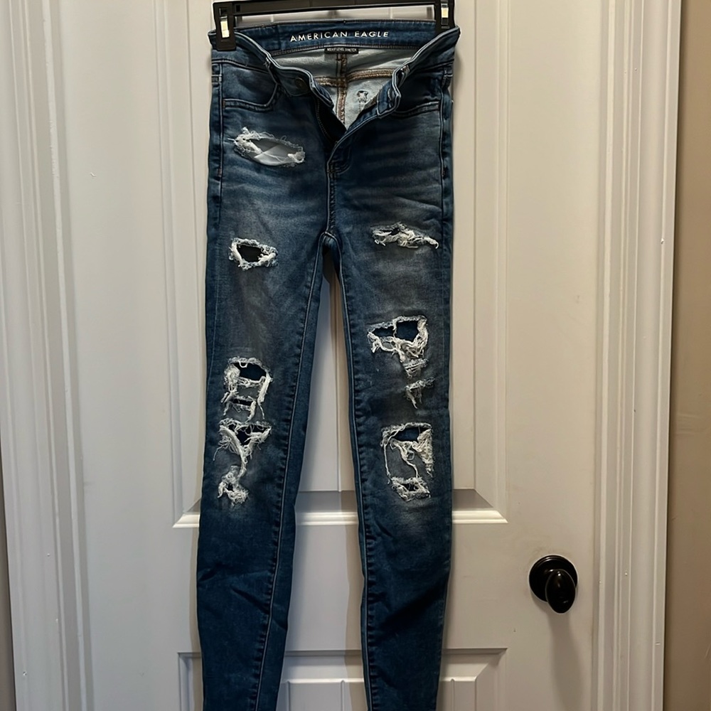 American Eagle ripped jeans size 000